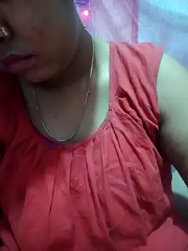 Snapshot of Super-Couple chatting on February 10, 2026, 9:47 pm Super-Couple online show from February 10, 2026, 9:47 pm