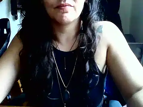 escritorasafada online show from January 13, 2025, 4:51 pm