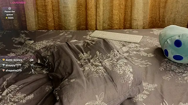 Lyrisa online show from January 18, 2025, 1:18 pm