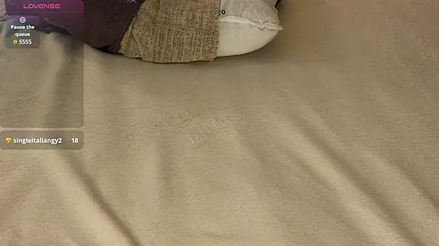 Lyrisa online show from February 23, 2025, 2:57 pm