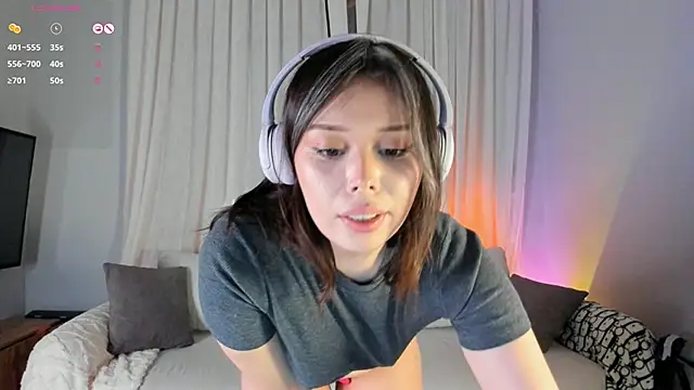 Snapshot of Mellovely chatting on November 19, 2025, 2:39 pm Mellovely online show from November 19, 2025, 2:39 pm