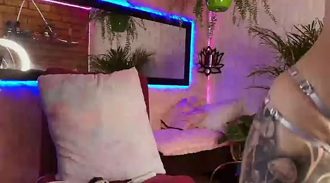 Snapshot of _mamush chatting on March 5, 2025, 8:32 pm  mamush online show from March 5, 2025, 8:32 pm