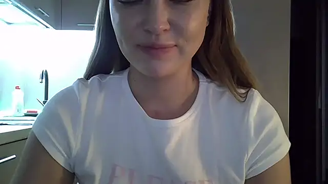 Snapshot of Lucky_Anna chatting on October 28, 2025, 1:32 pm Lucky Anna online show from October 28, 2025, 1:32 pm