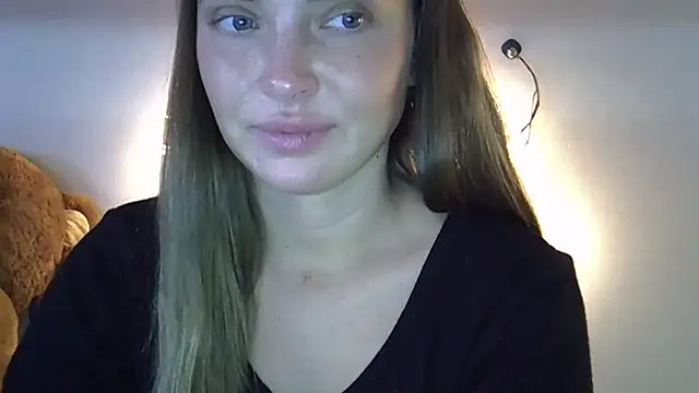 Lucky Anna online show from December 2, 2025, 7:15 pm