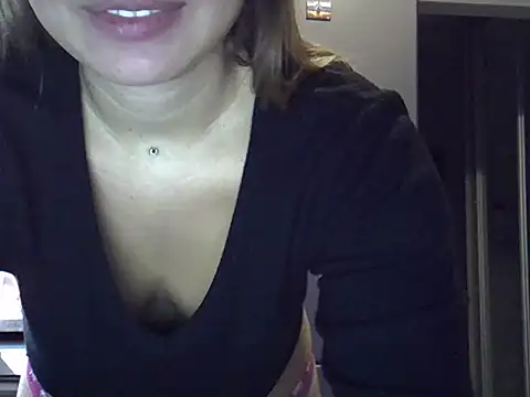 Snapshot of Lucky_Anna chatting on December 4, 2024, 10:13 pm Lucky Anna online show from December 4, 2024, 10:13 pm