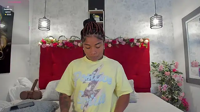 SilvannaFit online show from December 3, 2025, 10:14 am