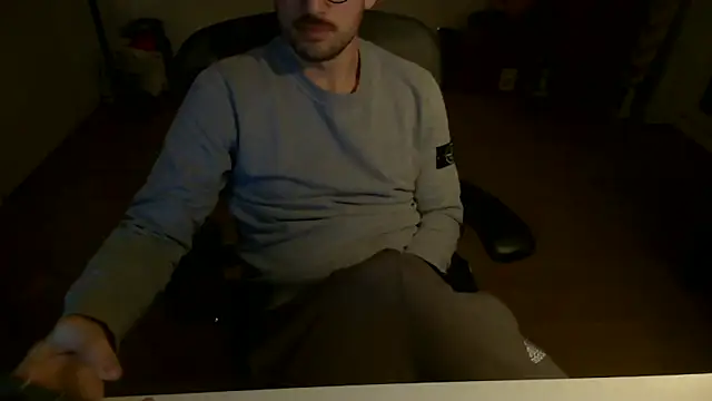 Snapshot of taallguyy_196 chatting on February 5, 2026, 4:58 pm taallguyy 196 online show from February 5, 2026, 4:58 pm