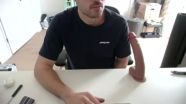 taallguyy 196 online show from November 5, 2025, 11:46 am