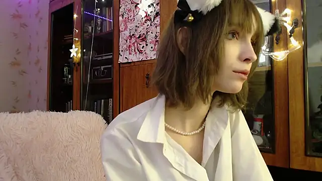 cloudgirrl online show from January 12, 2025, 11:58 pm