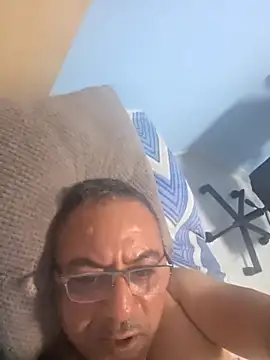 Snapshot of abdelhak33 chatting on March 12, 2026, 8:24 pm abdelhak33 online show from March 12, 2026, 8:24 pm