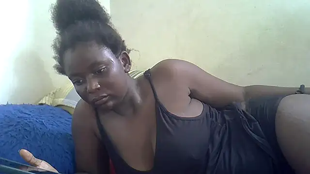 Snapshot of Harrisamor chatting on December 18, 2025, 4:06 am Harrisamor online show from December 18, 2025, 4:06 am