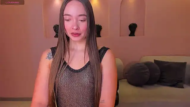 Snapshot of AlinaKravitz chatting on September 30, 2025, 12:22 pm AlinaKravitz online show from September 30, 2025, 12:22 pm