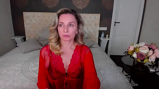 Snapshot of AllisonWilliams chatting on September 9, 2025, 4:38 pm AllisonWilliams online show from September 9, 2025, 4:38 pm