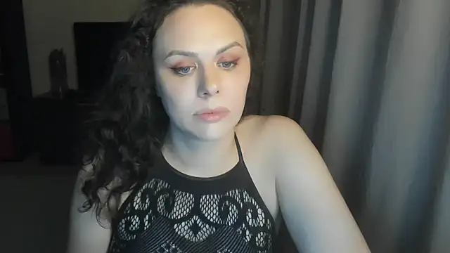 Snapshot of MollyCheiz chatting on June 13, 2026, 9:02 pm MollyCheiz online show from June 13, 2026, 9:02 pm
