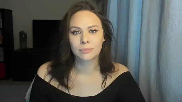 Snapshot of MollyCheiz chatting on February 9, 2026, 1:31 pm MollyCheiz online show from February 9, 2026, 1:31 pm