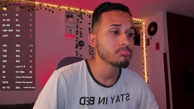 Raf brunette online show from February 11, 2025, 12:36 pm