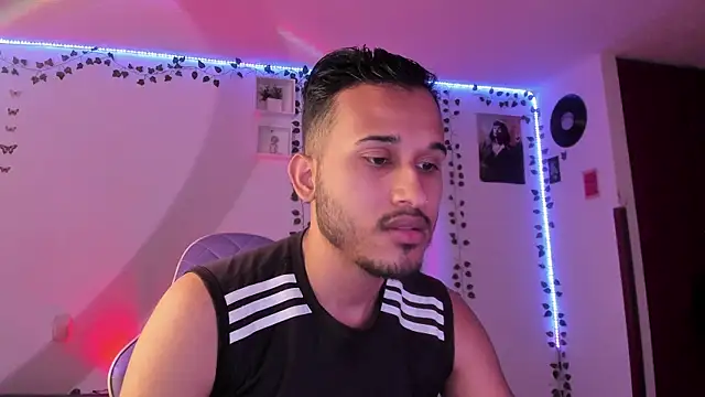 Raf brunette online show from February 17, 2025, 11:34 am