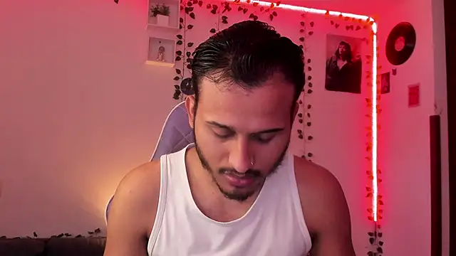 Raf brunette online show from February 6, 2025, 12:04 pm