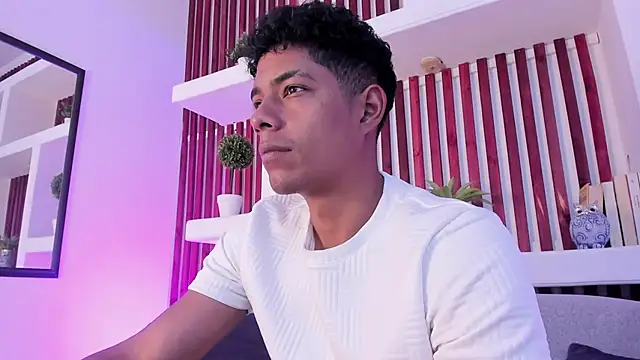 Snapshot of wagz chatting on December 15, 2025, 12:00 pm wagz online show from December 15, 2025, 12:00 pm