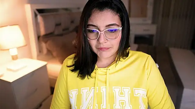 Snapshot of Camilaa_bueno chatting on October 1, 2025, 11:41 pm Camilaa bueno online show from October 1, 2025, 11:41 pm