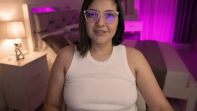Snapshot of Camilaa_bueno chatting on December 20, 2024, 3:36 am Camilaa bueno online show from December 20, 2024, 3:36 am