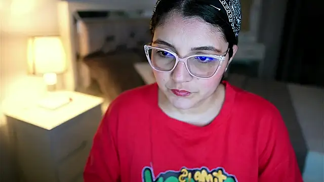 Camilaa bueno online show from February 12, 2026, 11:37 pm