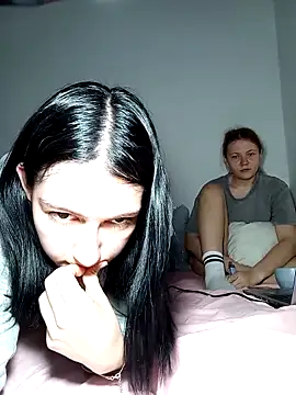 ella grays online show from April 24, 2026, 5:04 pm