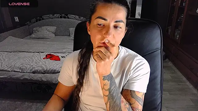 Aria Dl online show from November 20, 2025, 4:18 pm