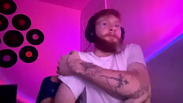 Snapshot of PrettyGinger chatting on November 27, 2025, 8:42 pm PrettyGinger online show from November 27, 2025, 8:42 pm