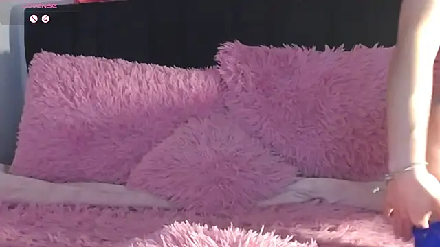 Miah hilton2 online show from February 17, 2025, 11:33 pm