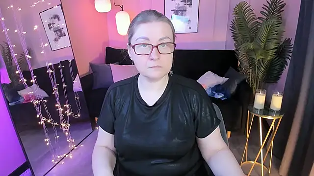 AlexandraKind online show from March 1, 2026, 8:42 pm