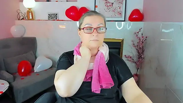 AlexandraKind online show from February 13, 2026, 1:49 am