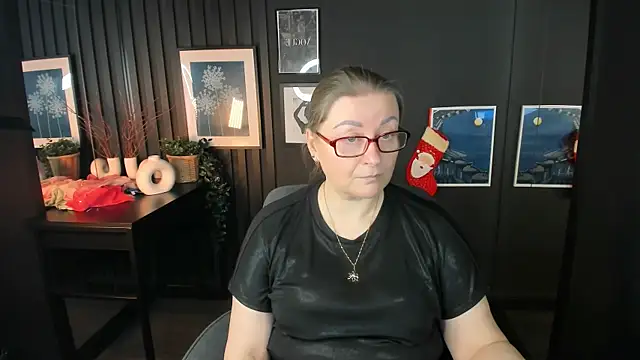 AlexandraKind online show from January 15, 2026, 1:25 pm