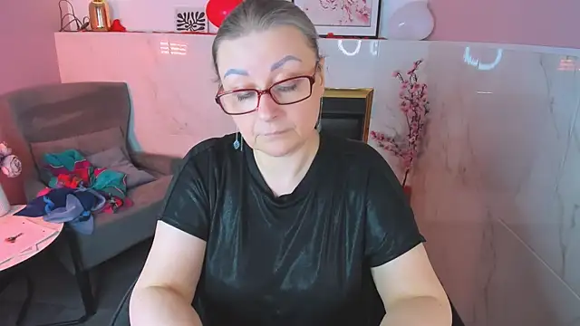 AlexandraKind online show from February 15, 2026, 1:50 am