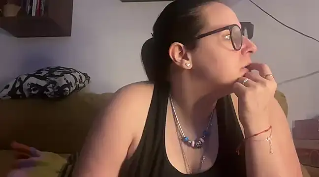 Snapshot of Maca_M2 chatting on January 12, 2025, 1:42 am Maca M2 online show from January 12, 2025, 1:42 am