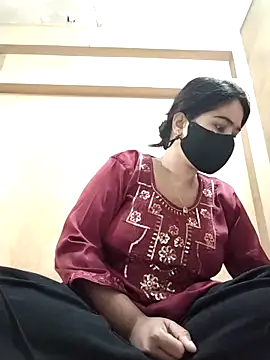 Magical Girl- online show from December 4, 2025, 6:01 am