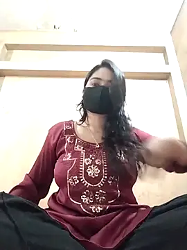 Magical Girl- online show from November 30, 2025, 4:13 am