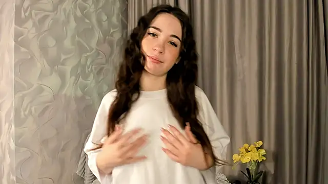 JoanBartram online show from December 15, 2024, 2:16 pm