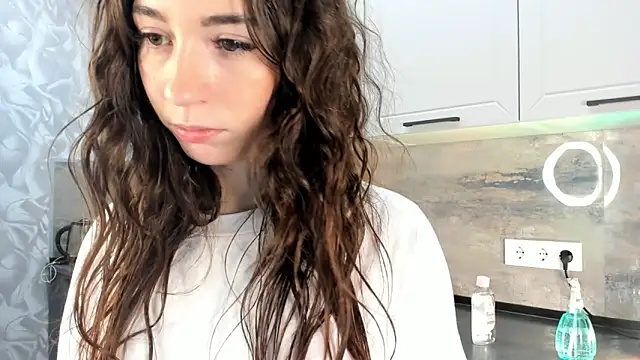 JoanBartram online show from December 19, 2024, 10:10 pm