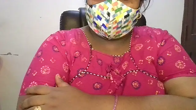 Snapshot of Sexy_Radhikaa chatting on July 19, 2026, 8:34 am Sexy Radhikaa online show from July 19, 2026, 8:34 am