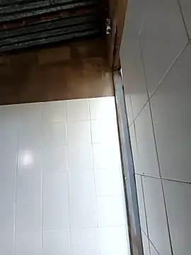 Snapshot of laura_arias018 chatting on February 4, 2026, 9:43 pm laura arias018 online show from February 4, 2026, 9:43 pm