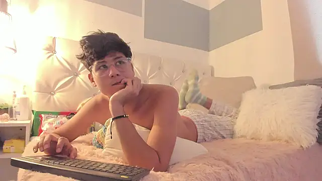 RaidenBoy1 online show from January 24, 2025, 7:39 pm