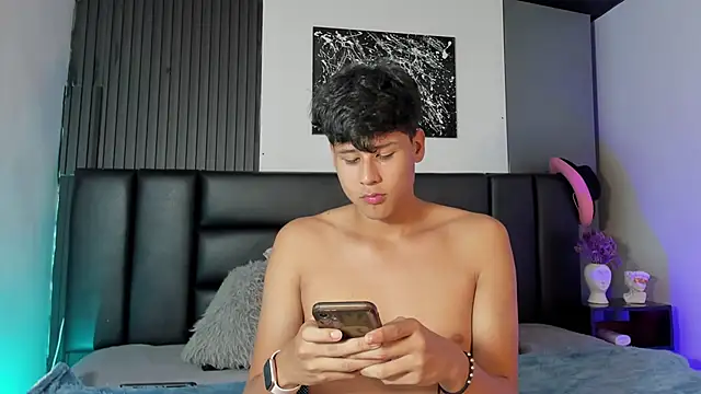 RaidenBoy1 online show from January 12, 2025, 1:32 am