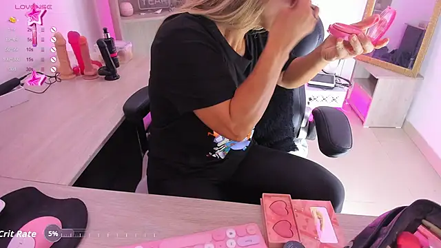 Evangeline johns online show from November 19, 2025, 7:58 pm