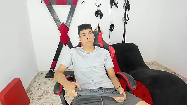 Harry LatinBoy online show from November 23, 2025, 1:10 pm