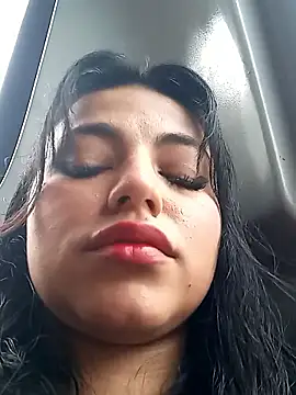 Naomy veracruz  online show from November 14, 2025, 2:21 pm