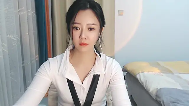 zoe-keke online show from December 23, 2024, 1:45 pm