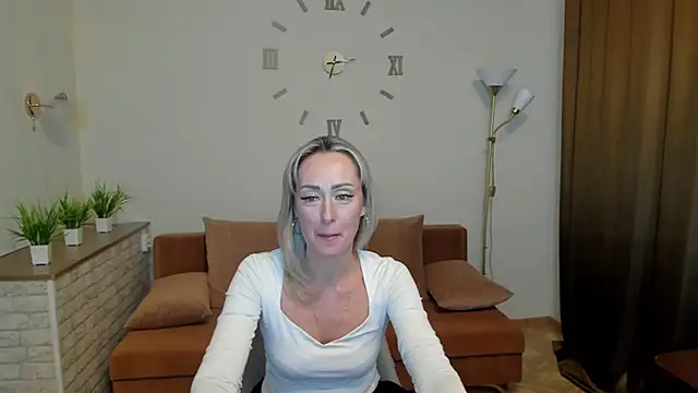 Snapshot of Julia_Cherry_ chatting on January 22, 2025, 3:51 pm Julia Cherry  online show from January 22, 2025, 3:51 pm