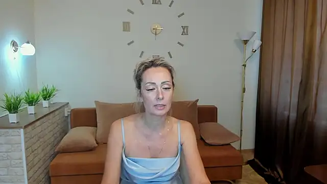 Snapshot of Julia_Cherry_ chatting on January 26, 2025, 7:32 am Julia Cherry  online show from January 26, 2025, 7:32 am