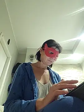 Vagabondainnamorata online show from November 3, 2025, 3:56 am